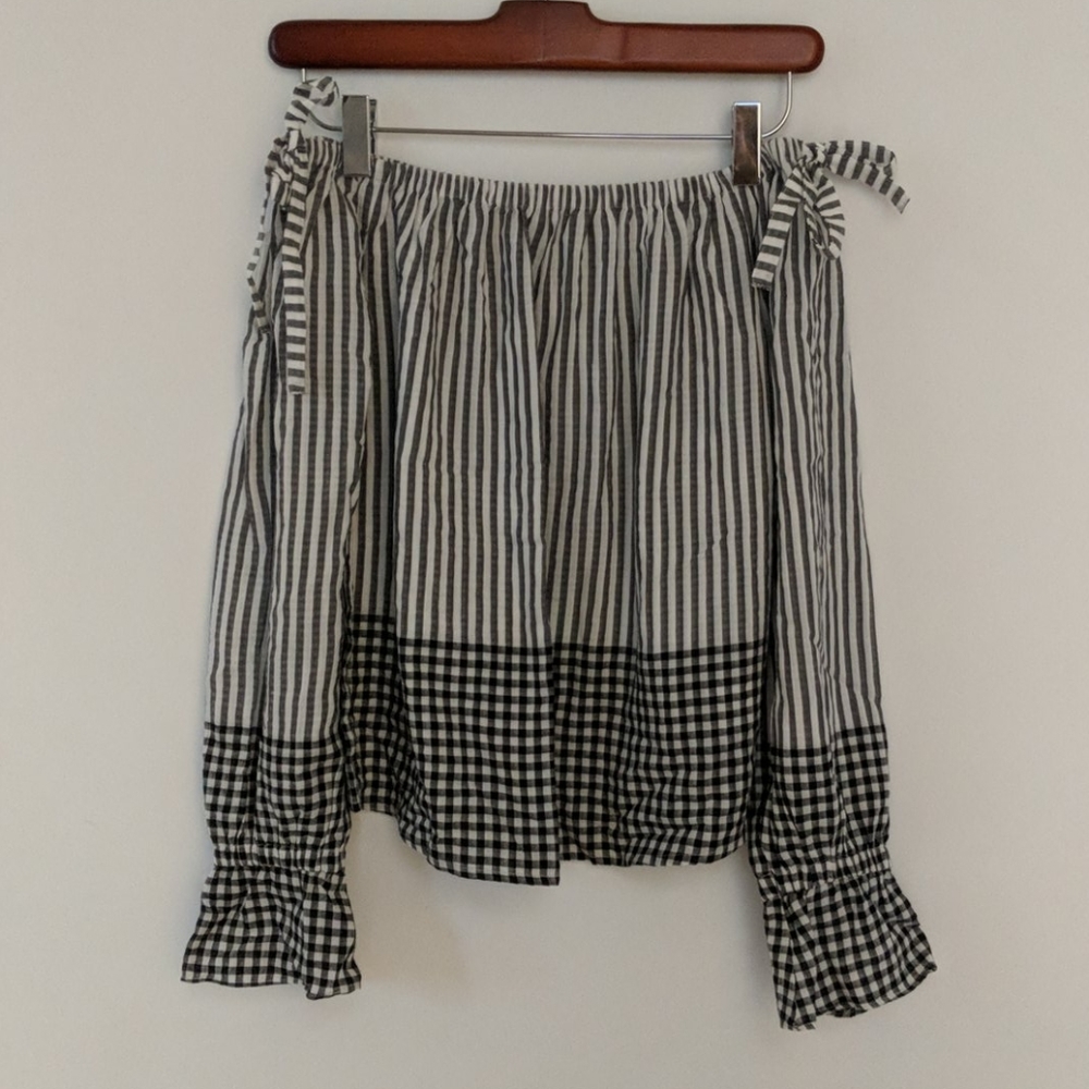 Off the shoulder black and white top